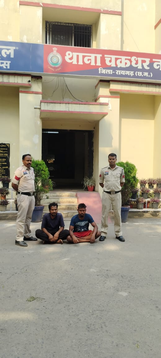 एकताल में मवेशियों की तस्करी करते ओड़िशा के&nbsp; दो मवेशी तस्कर गिरफ्तार, पिकअप वाहन जप्त आरोपियों पर पशु क्रूरता की कार्रवाई*